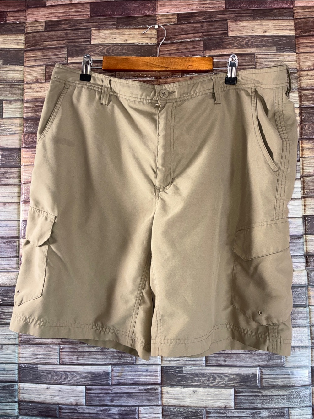 Pre Owned Men's Magellan Outdoors Casual Cargo Shorts - Khaki 38